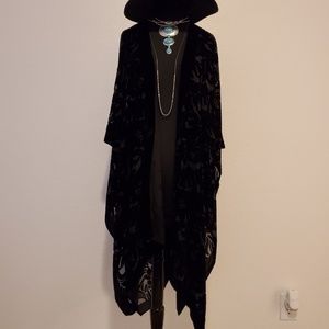 Woven Heart Black Burnout Velvet Kimono